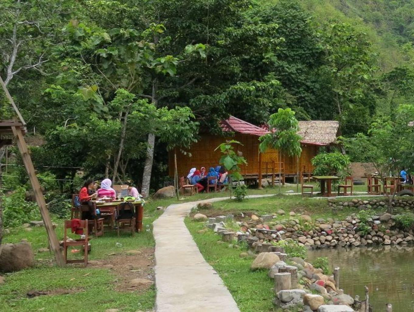Ladoma Resort